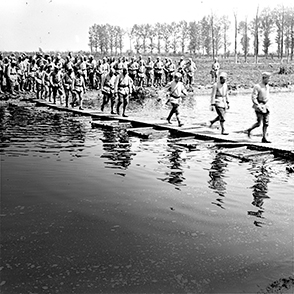 Soldats dans les Flandres à l'été 1917