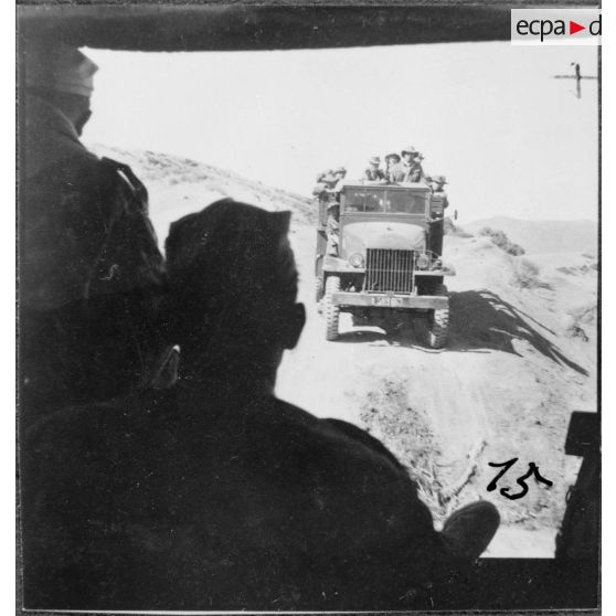 Opération héliportée au bordj Bou-Arreridj. [Description en cours]