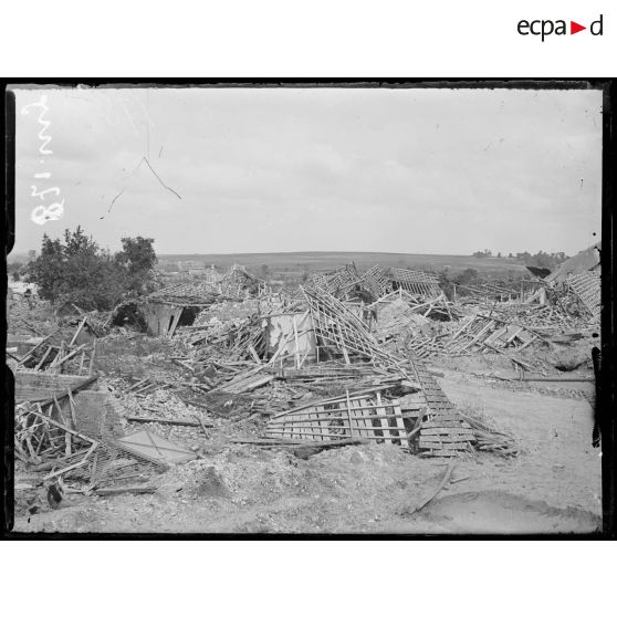Douchy-lès-Ayette, Pas-de-Calais, les ruines. [légende d'origine]