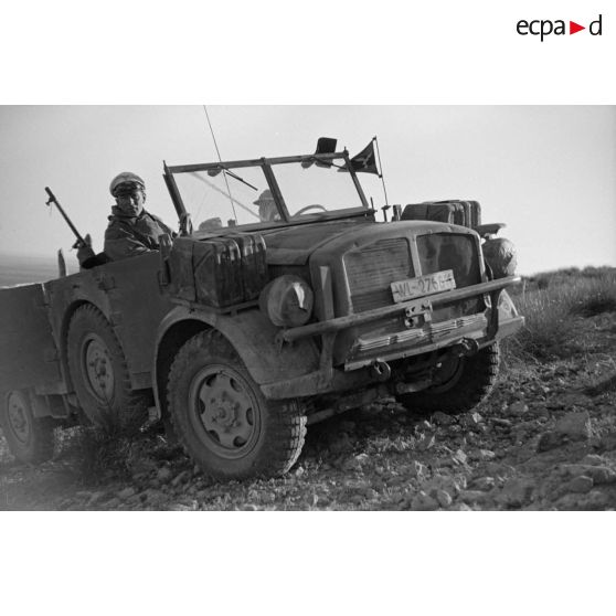 Une voiture Horch 1a (4x4) de la Luftwaffe immatriculé WL 276 611.
