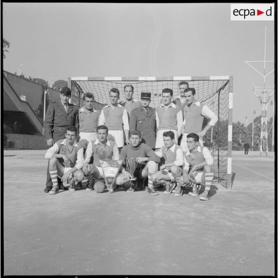 Finale des championnats de handball de la 10e région militaire (RM) au stade Leclerc à Alger.