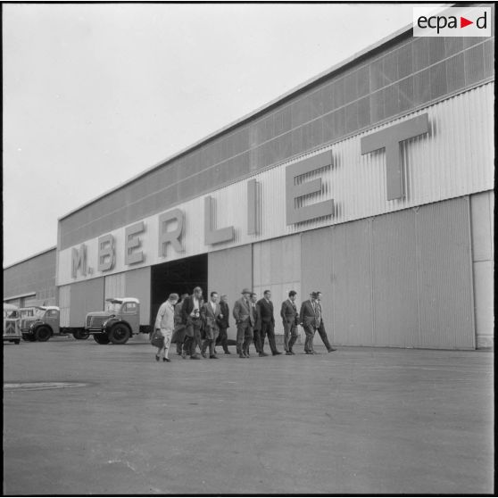 Arrivée de la délégation aux usines Berlier de Rouïba.