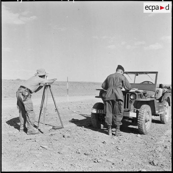 Activités du 1er bataillon du 19e régiment du génie (RG) de Colomb-Béchar. Repérages.