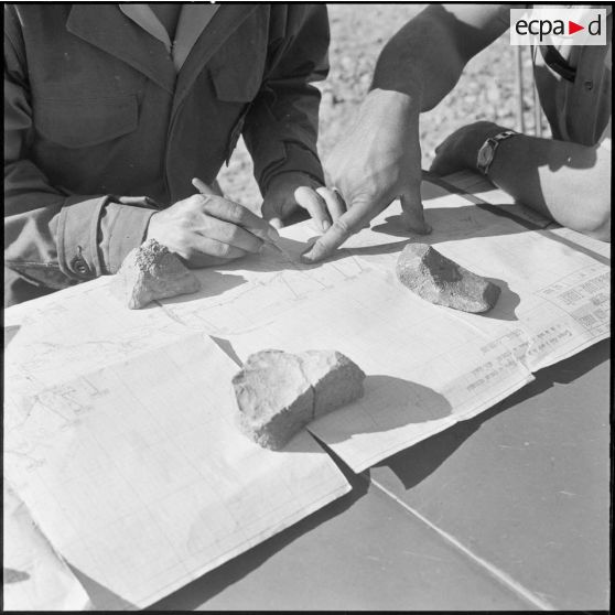 Activités du 1er bataillon du 19e régiment du génie (RG) de Colomb-Béchar. Cartographie.