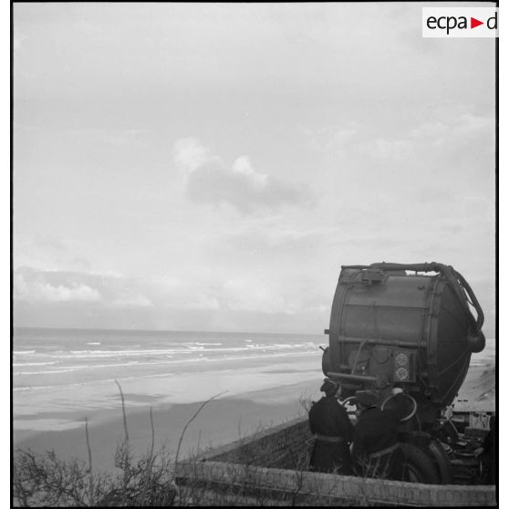 Projecteur de 120 cm de défense côtière.
